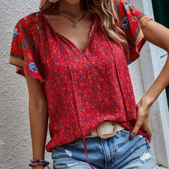 Tops - 15 Boho Floral Print Butterfly Sleeve Top